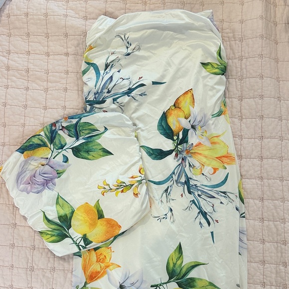 More to come revolve two piece lemon set - Picture 3 of 3